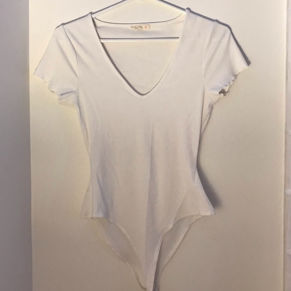 Lelis white bodysuit